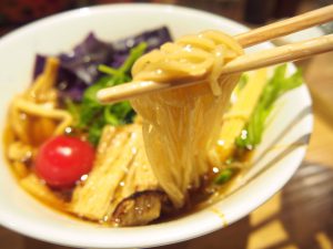 <img src="https://tokyovege.com/wp-content/uploads/2018/03/P3117611-300x225.jpg" alt="T's vegan ramen soy sauce" width="300" height="225" class="alignnone size-medium wp-image-1465" />