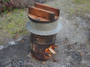 Rice cooked in an iron pot