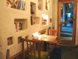 Inside of Chikyu wo Tabisuru CAFE