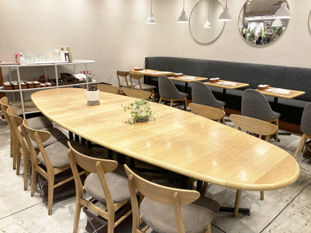 Large table of CHAYA Natural & Wild Table Hibiya